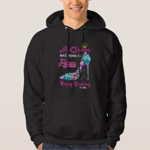 En drottning föddes i februari Grattis på födelsed Hoodie