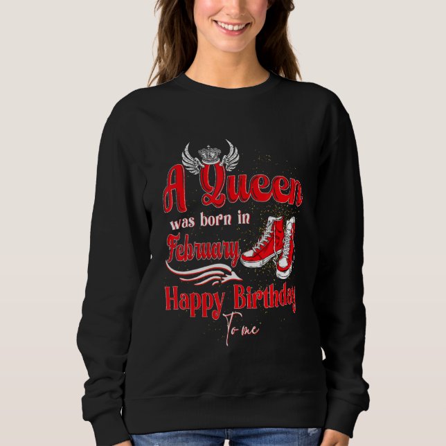 En drottning föddes i februari Grattis på födelsed T Shirt (Framsida)