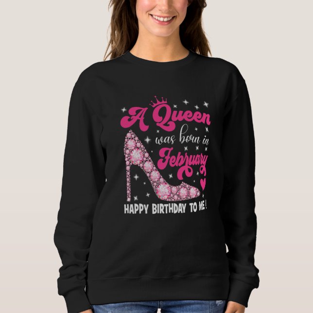 En drottning föddes i februari Grattis på födelsed T Shirt (Framsida)