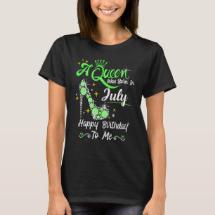 En drottning föddes i juli Grattis på födelsedagen T Shirt