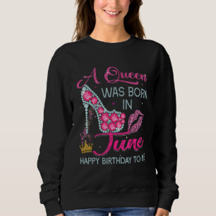 En drottning föddes i juni Grattis på födelsedagen T Shirt