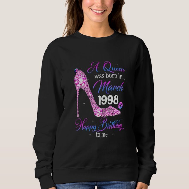 En drottning föddes i mars 1998 Grattis på födelse T Shirt (Framsida)