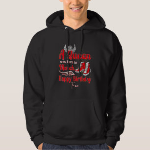 En drottning föddes i mars Grattis på födelsedagen Hoodie