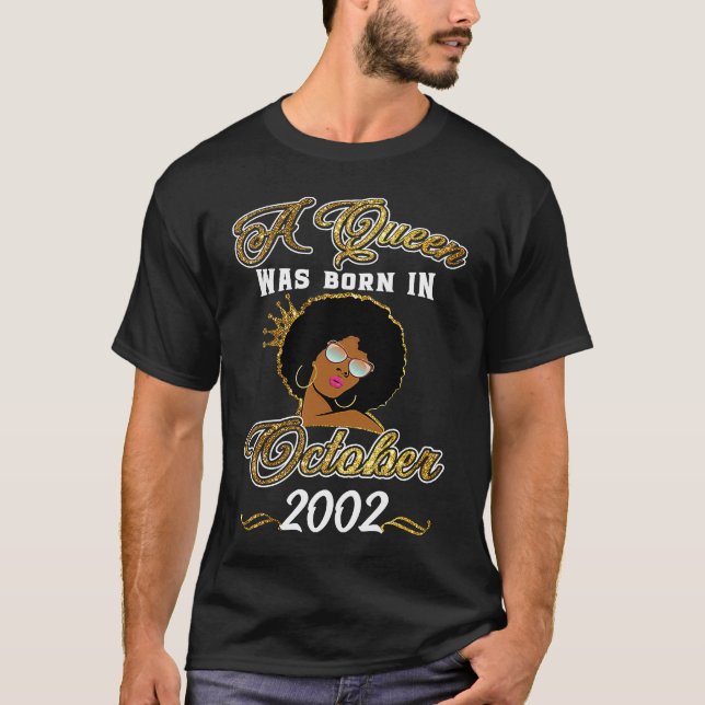 En drottning föddes i oktober 2002 19:e födelsedag t shirt (Framsida)