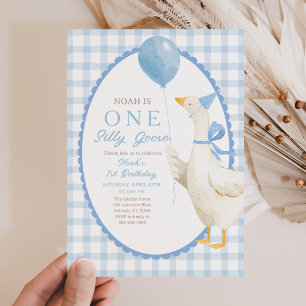 En dum gås 1-årsdag: Blå Gingham Inbjudningar