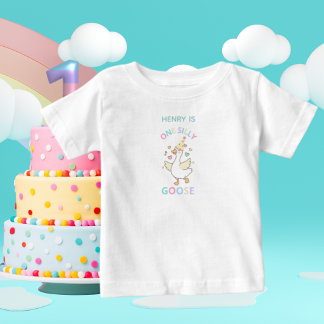 En dum gås Första födelsedagen Baby T-Shirt
