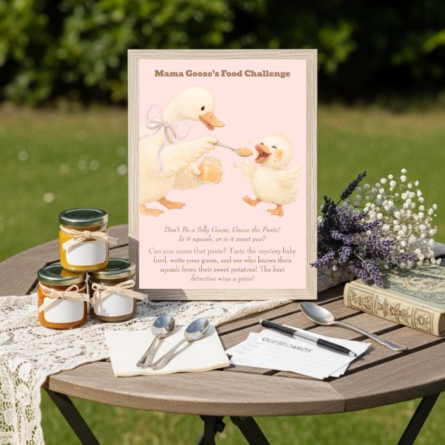 En dum Gås Rosa Babymat Utmaning Spelskylt Inbjudningar (A silly Goose Pink Baby Food Challenge Game Sign)