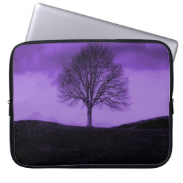 En ensam Träd Silhouette Lila liggande Laptop Sleeve