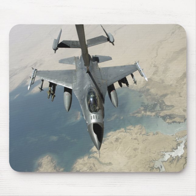 En F-16-flykting mot Falcon Musmatta (Framsidan)