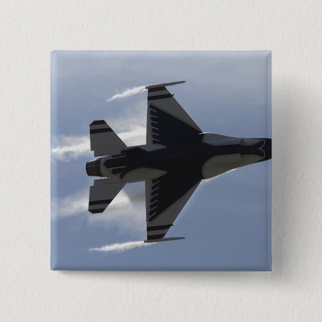 En F-16-kamp mot Falcon drar upp G:s Knapp (Framsida)