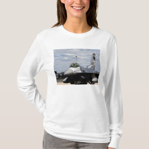 En F-16-spelare som bekämpar Falcon T Shirt