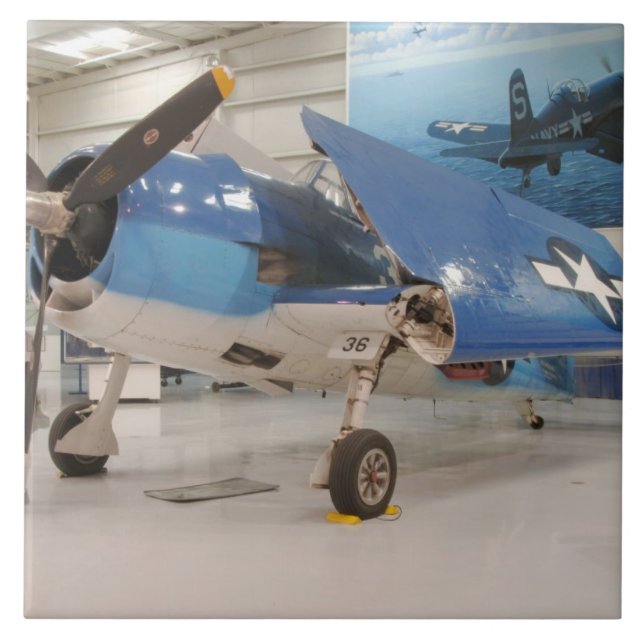 En F-6F Hellcat från andra världskriget på Kakelplatta (Framsidan)
