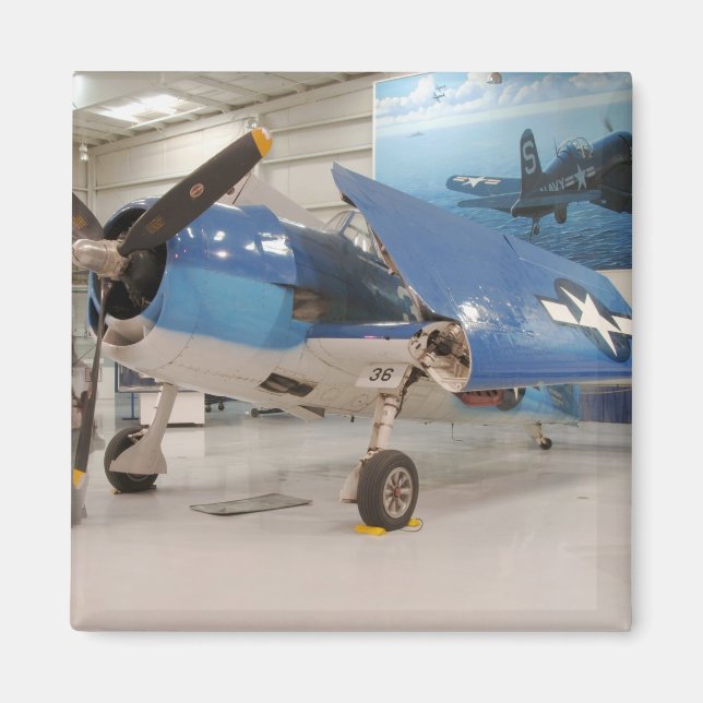 En F-6F Hellcat från andra världskriget på Magnet (Framsidan)