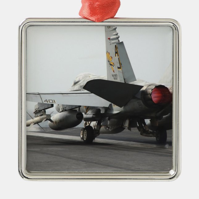 En F/A-18C-hornet startar från cockpit 2 Julgransprydnad Metall (Framsidan)