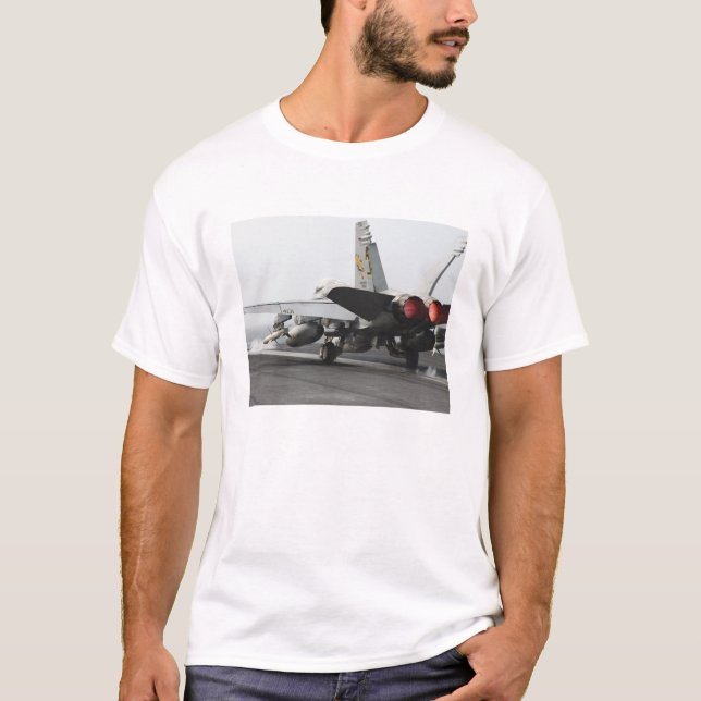 En F/A-18C-hornet startar från cockpit 2 Tee Shirt (Framsida)