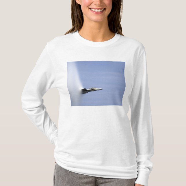 En F/A-18E-Toppen-hornet når hastigheten för den Tee Shirt (Framsida)