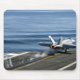 En F-/A-18Etoppenbålgeting Musmatta