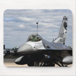 En falk för stridighet F-16 Musmatta