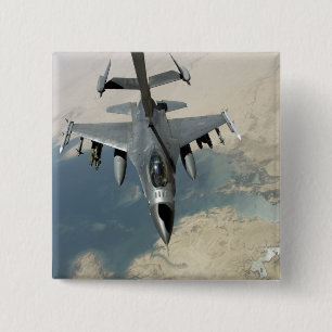 En falk för stridighet F-16 tankar Knapp