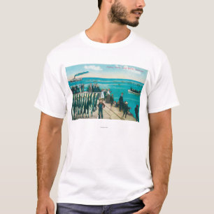 En fiskeplats med ett enormt fångar tee shirt