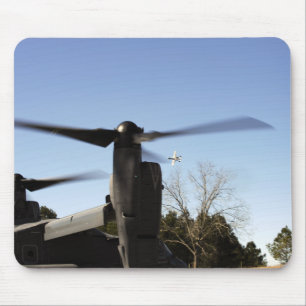 En fiskgjuse CV-22 förbereder sig att ta av Musmatta
