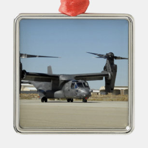 En fiskgjuse CV-22 förbereder sig för take-av Julgransprydnad Metall
