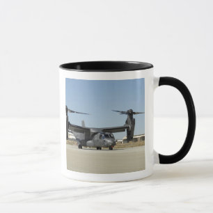 En fiskgjuse CV-22 förbereder sig för take-av Mugg