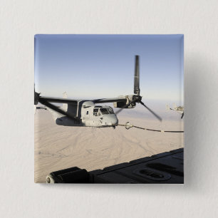 En fiskgjuse MV-22 tankar midflight Knapp