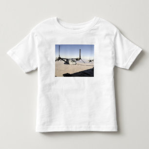 En fiskgjuse MV-22 tankar midflight Tee Shirt