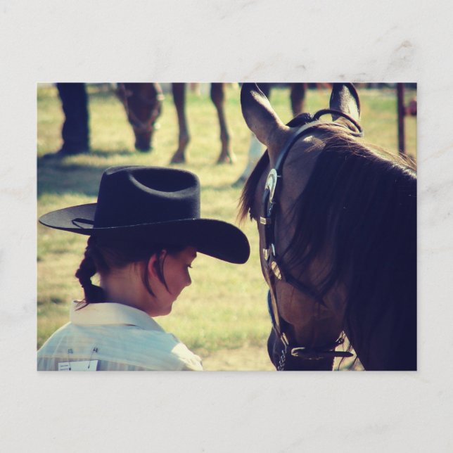 En flicka och hennes häst vykort (Framsida)