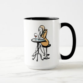 En flicka som gillar Red Vin i en café Mugg