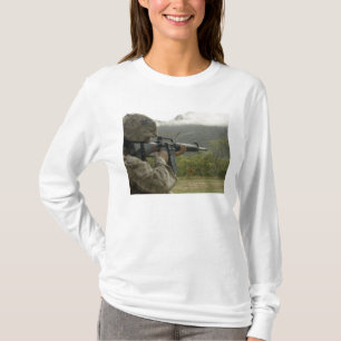 En flotta förar borrar t-shirt