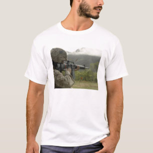 En flotta förar borrar t shirt
