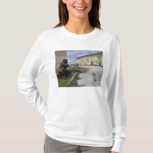 En flotta postar säkerhet tee shirt