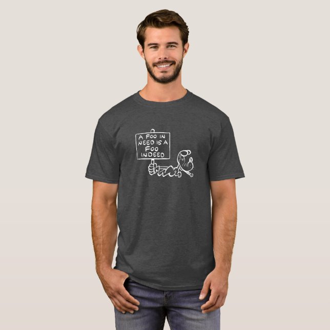 "En Foo i Nöd" Svart T-Shirt (Hel framsida)
