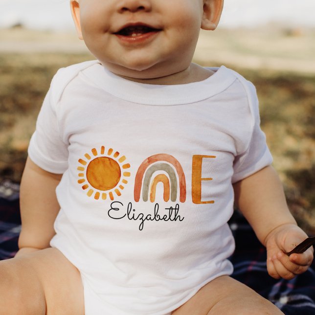 En första födelsedag Namn Boho Rainbow och Sol T Shirt (Skapare uppladdad)
