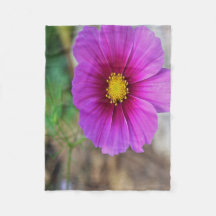 En galaxinsida en blomma