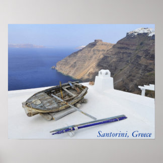 En gammal båt tak vid ett hus i Santorini Poster