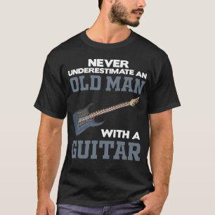 En gammal man med en guitar svart T-skirt T Shirt