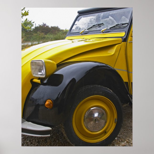 En gammal svart och gult Citroen 2CV 2 CV, Poster (Framsidan)
