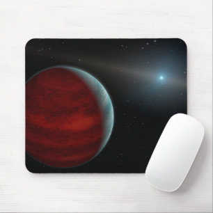 En gasgiantplanet runt en vit dvärgstjärna. musmatta