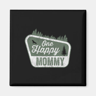 En glad mamma som matchar familjens födelsedagsfes magnet