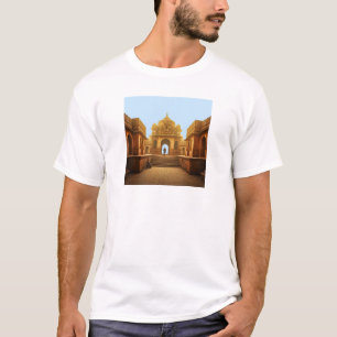 En glimt in i Indiens futuristiska metropolis T Shirt