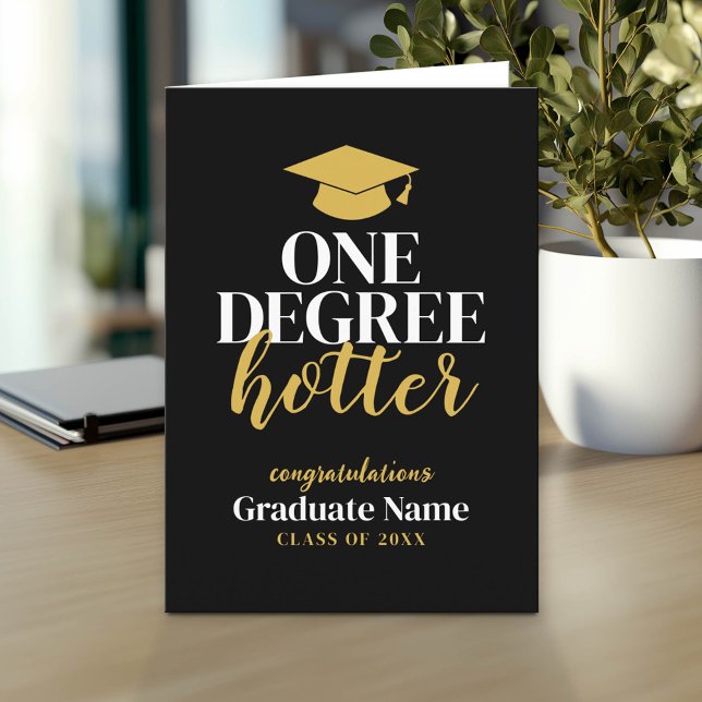 En grad av hettar - Svarta Guld - Studenten Kort (Custom Graduation Greeting Card - Add the Graduate's Name)