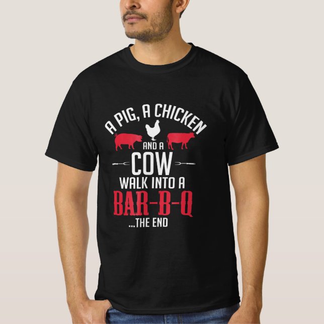 en gris-kyckling och ett lustigt babq-skämt t shirt (Framsida)