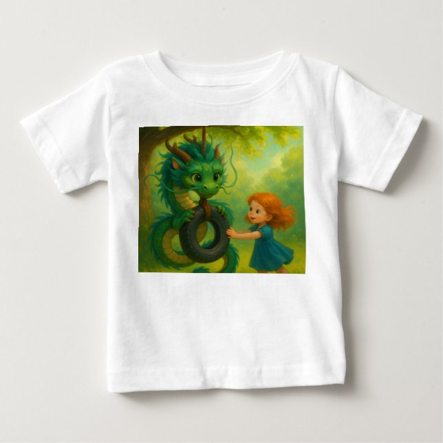 En grön asiatisk babydrake med valpögon fantasy  t shirt (Framsida)