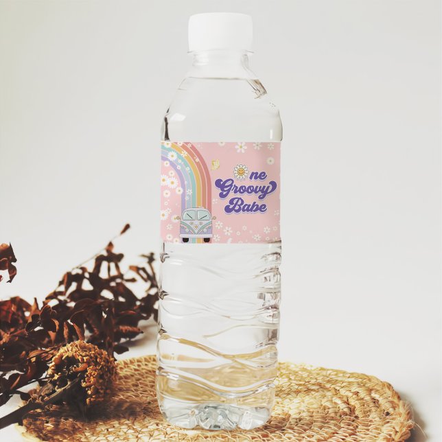 En Groovy Babe Retro Rainbow 1 födelsedag Vattenflaskor Etikett (Skapare uppladdad)
