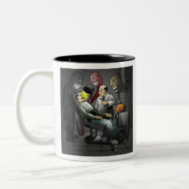 En Halloween-kväll på tandläkaren Två-Tonad Mugg