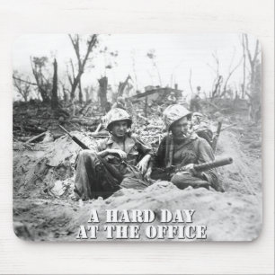 En hård dagmus vadderar musmatta