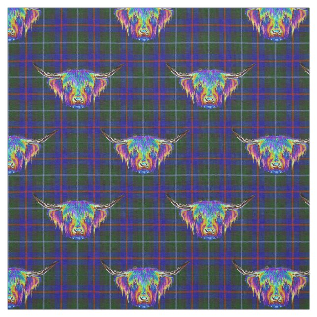 En härlig färgglad höglands- ko på tartan.en tyg (Provkarta)
